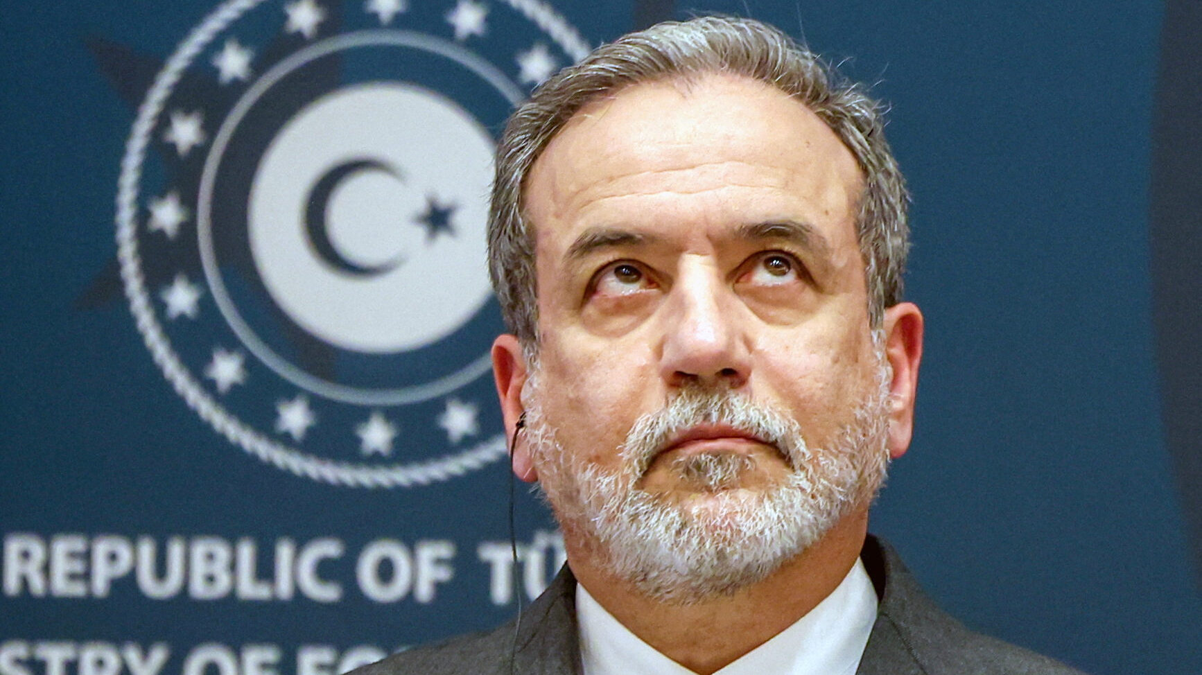 Iran’s Foreign Minister Arrives in Pakistan Amid Uncertainty Over War Talks