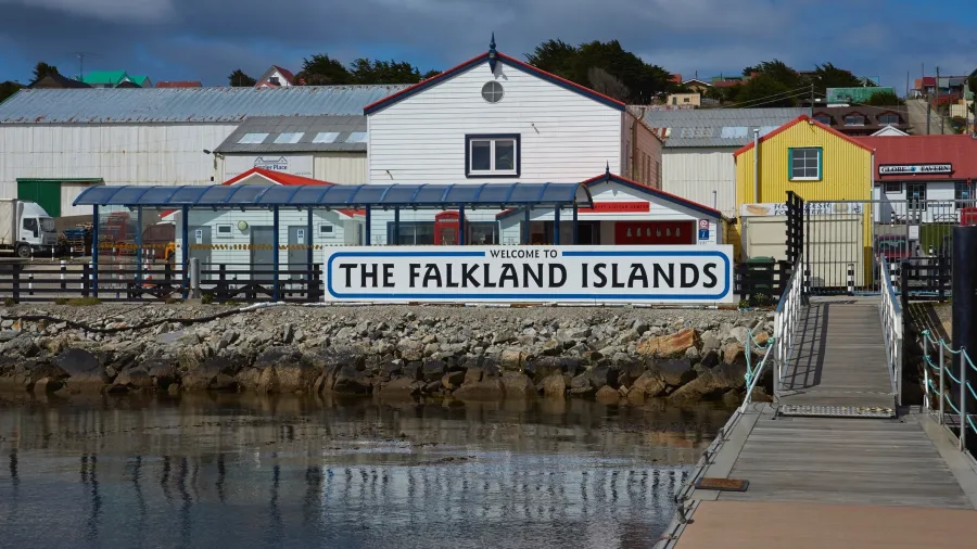 Trump Considers Pressuring UK by Reviewing Support for Falklands Dispute